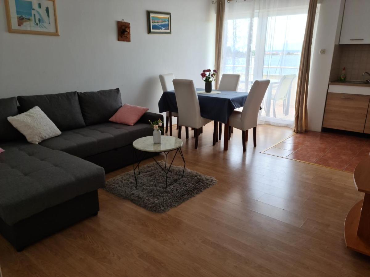 Apartmani Junto Preko Exteriör bild