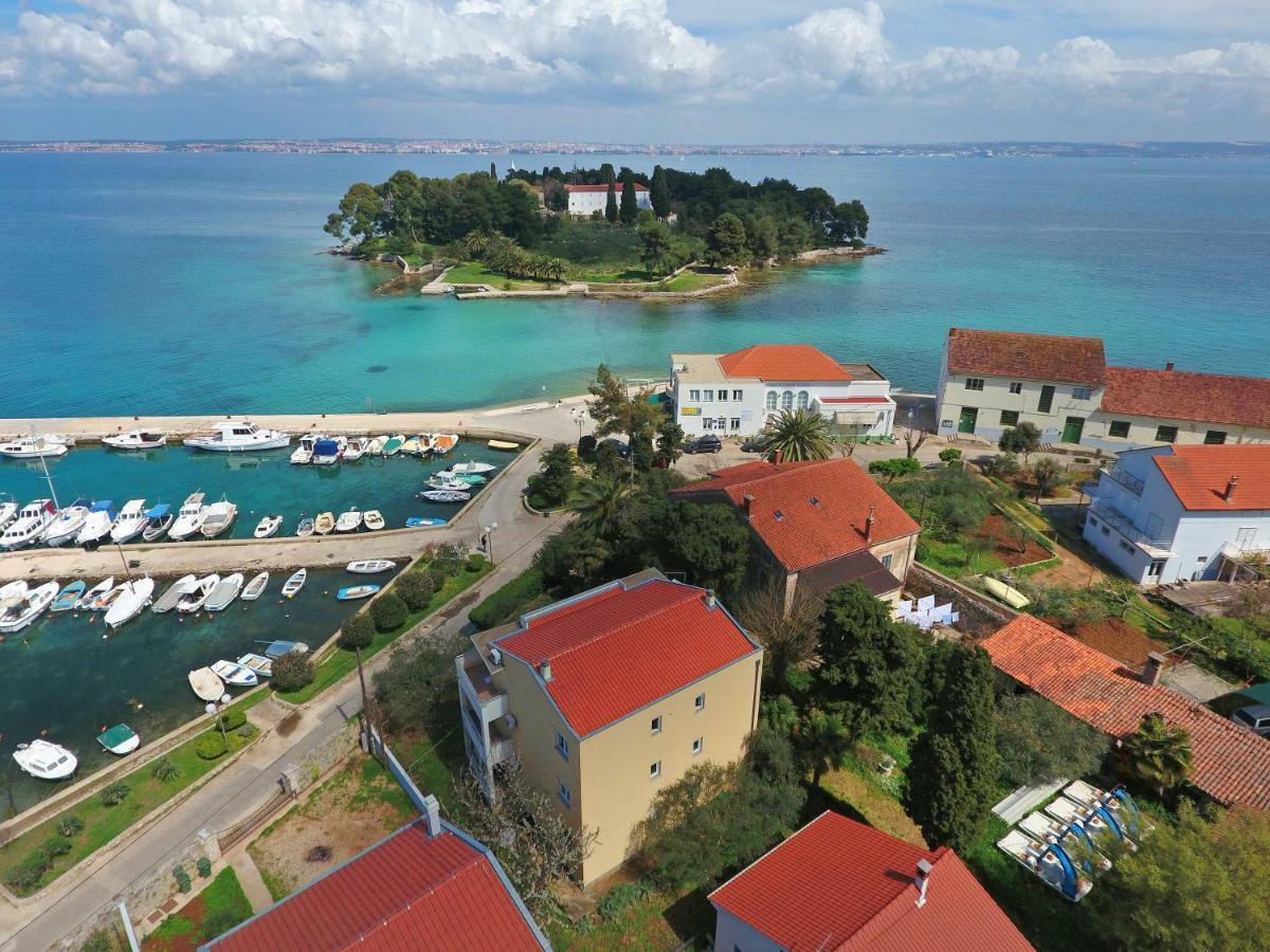 Apartmani Junto Preko Exteriör bild